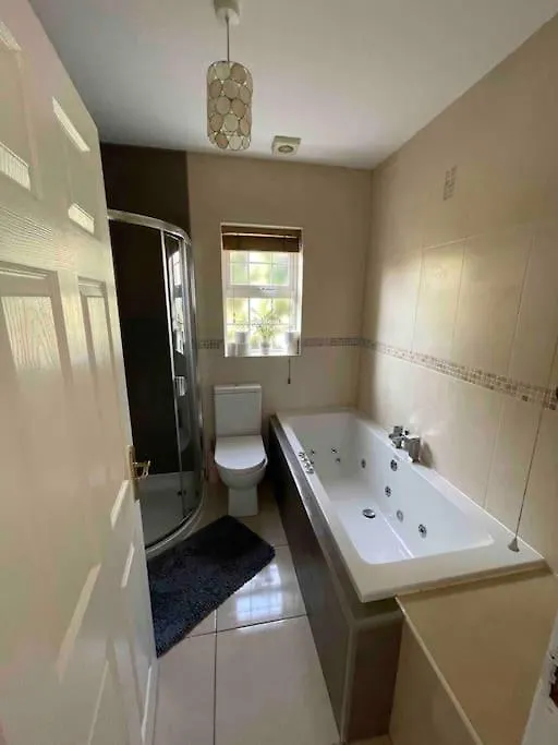 Spacious 4 Bedroom House With Large Garden Belfast Storbritannien