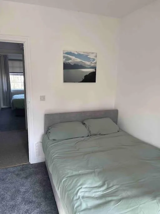 Spacious 4 Bedroom House With Large Garden Belfast Feriehus