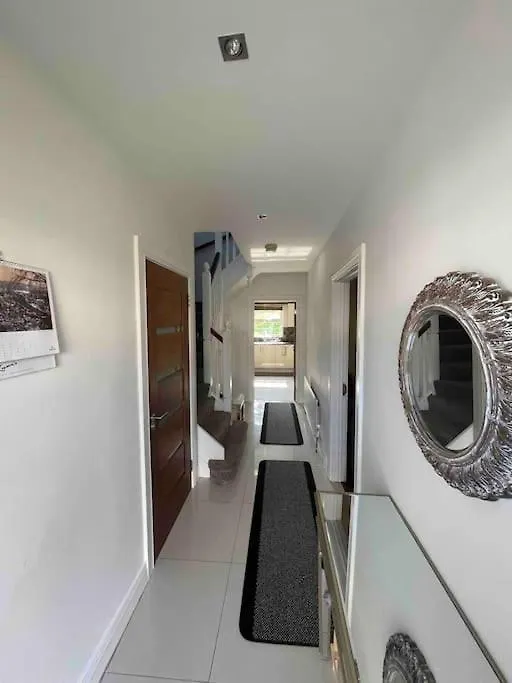 Feriehus Spacious 4 Bedroom House With Large Garden Belfast