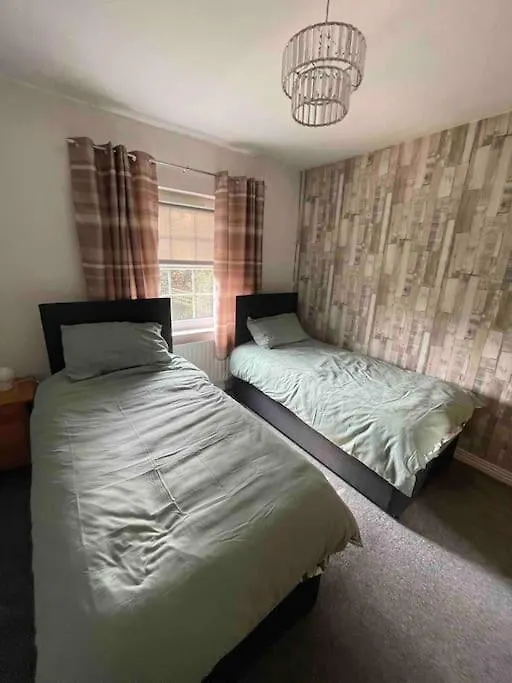 Feriehus Spacious 4 Bedroom House With Large Garden Belfast Storbritannien