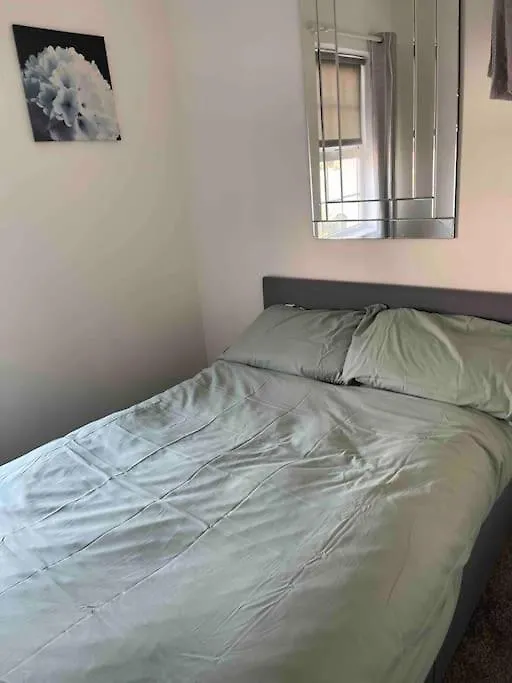 Spacious 4 Bedroom House With Large Garden Belfast Storbritannien